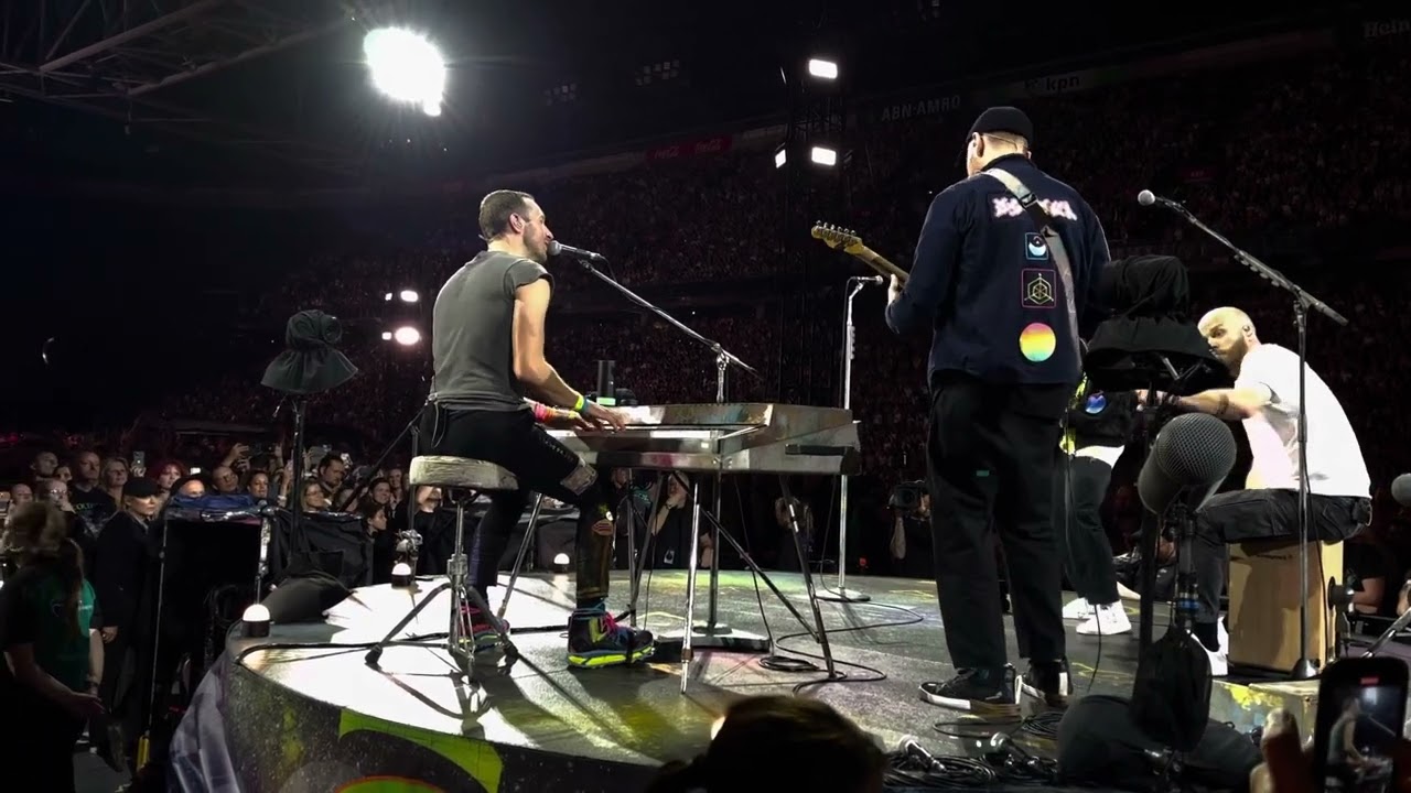 Coldplay - Sparks & Magic (Magisch) on C-Stage in FULL at Johan Cruijff ArenA Amsterdam 19-07-2023