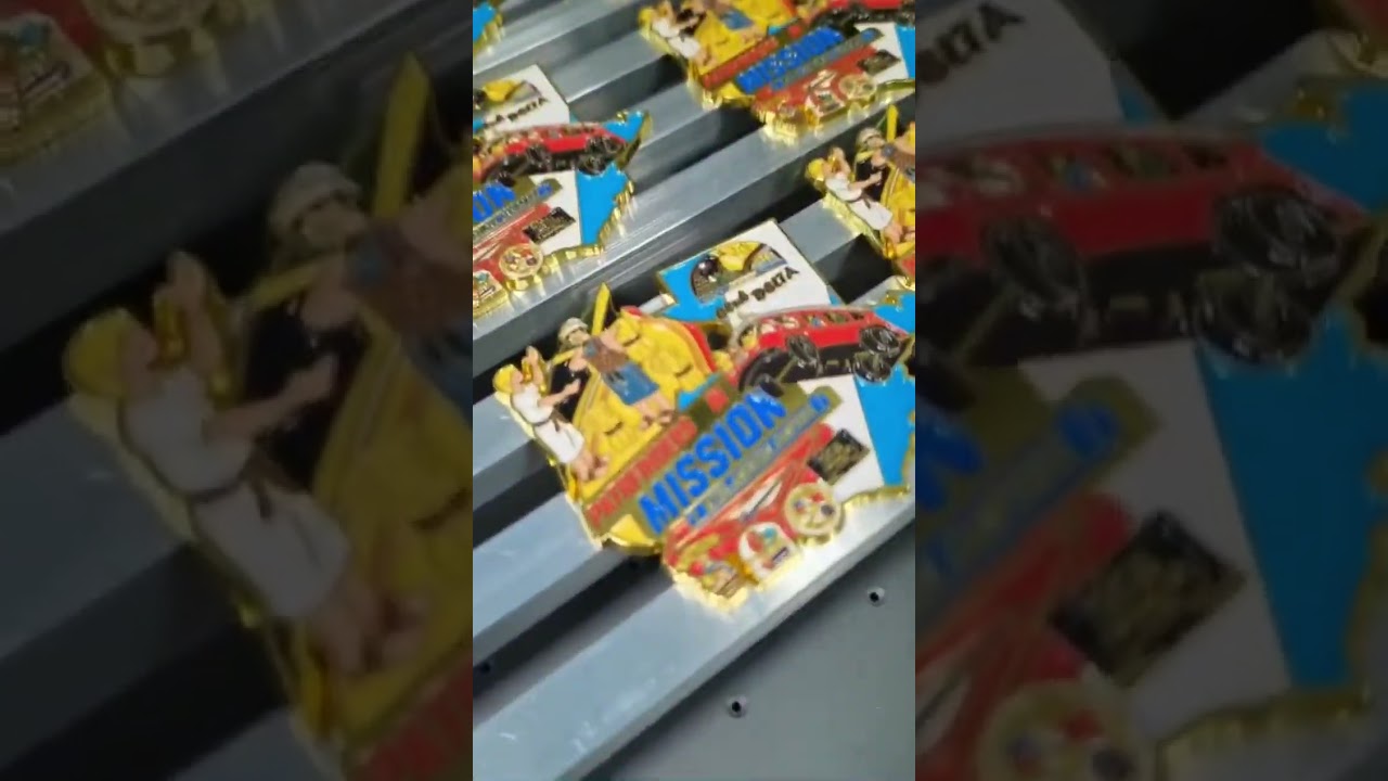 Printing medals with an intelligent visual automatic UV machine @SmartColoringMachine