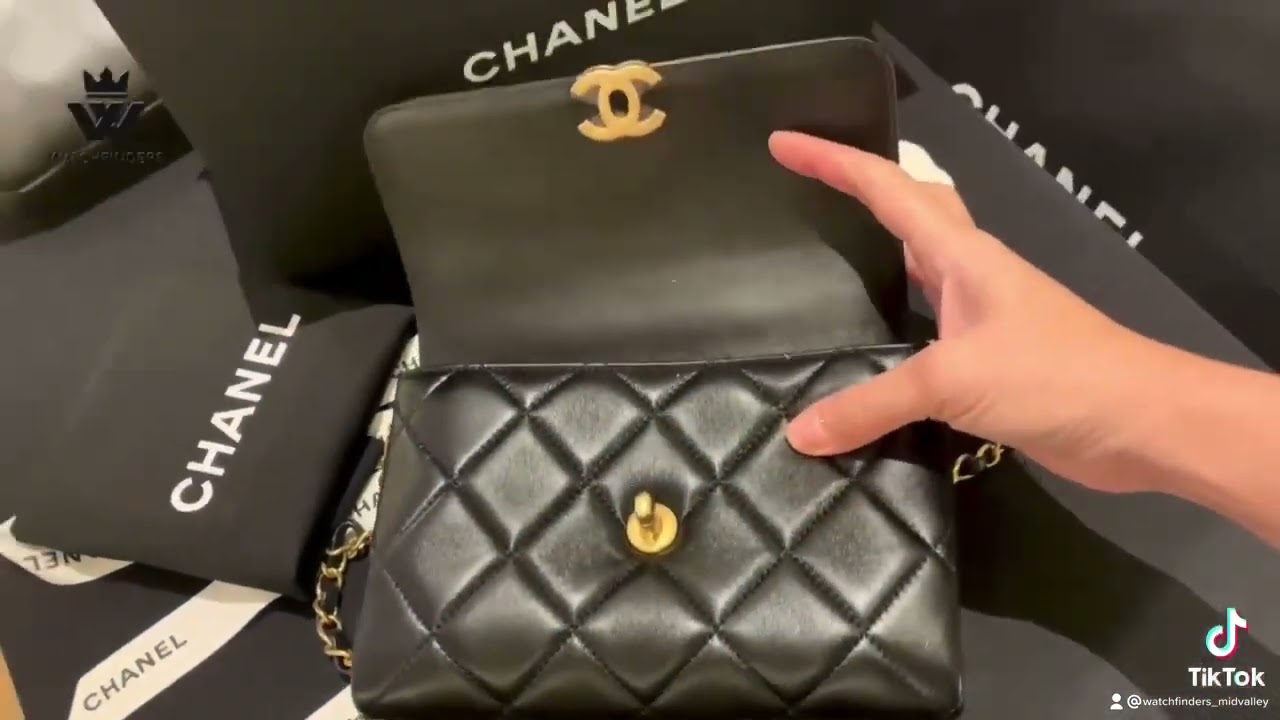 CHANEL SMALL FLAP BAG