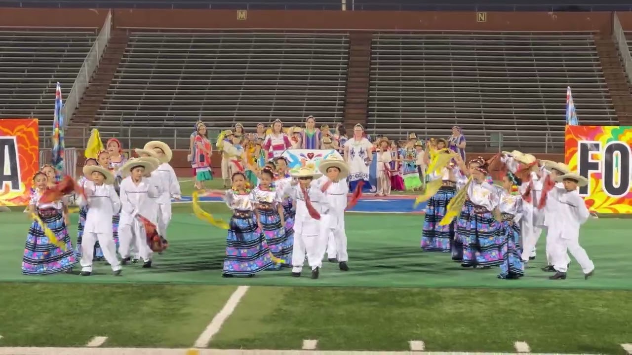 Breeden Elementary: Las Chilenas, danzas de Guerrero