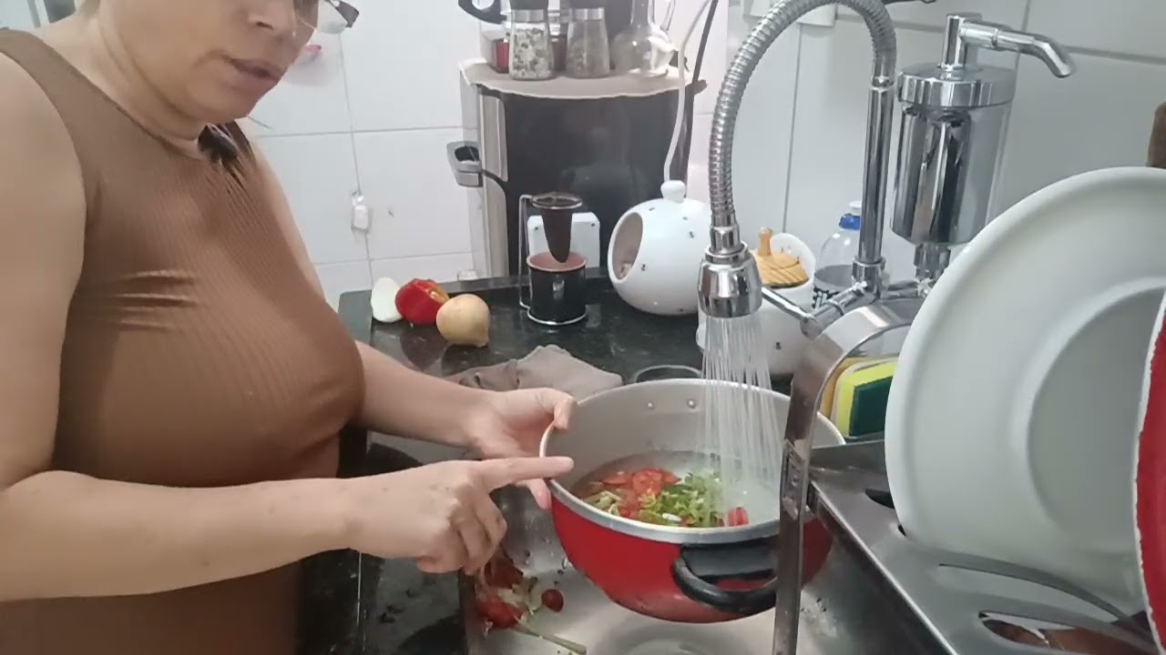 Almoço 🦀 caranguejo c verdura feijão 🫛 com farinha e azeite delícia 