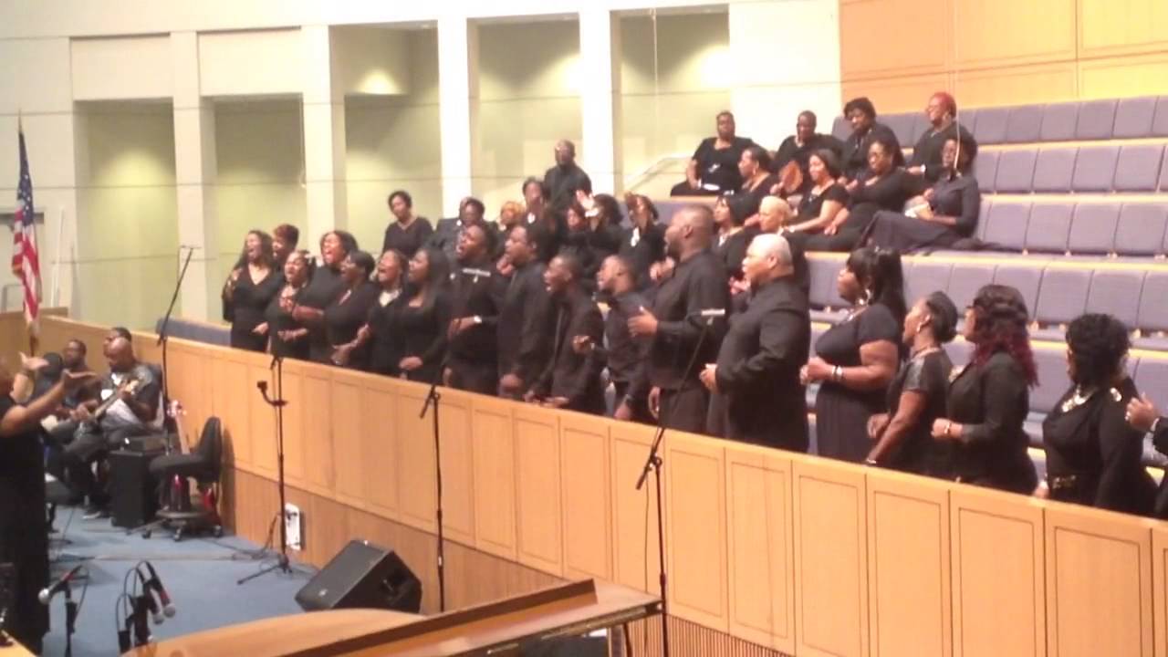 Angela Spivey & The Voices of Victory- Magnify Your Name
