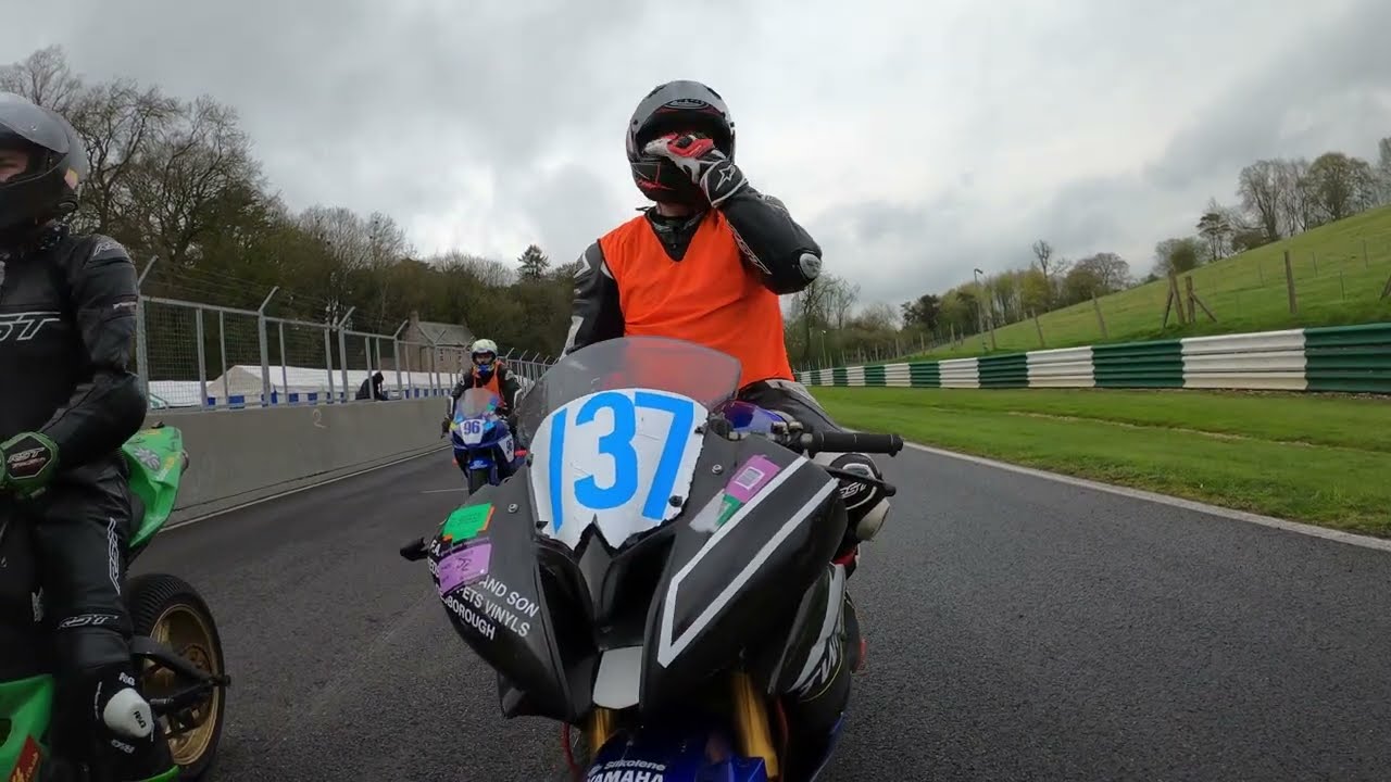 No Limits Racing 2023 - R2 Cadwell Park, Newcomer 600 Race 3
