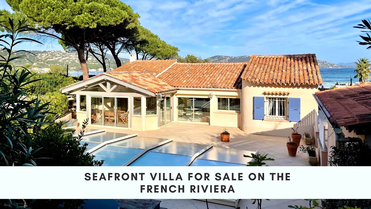 SAINTE-MAXIME - Seafront villa for sale on the French Riviera