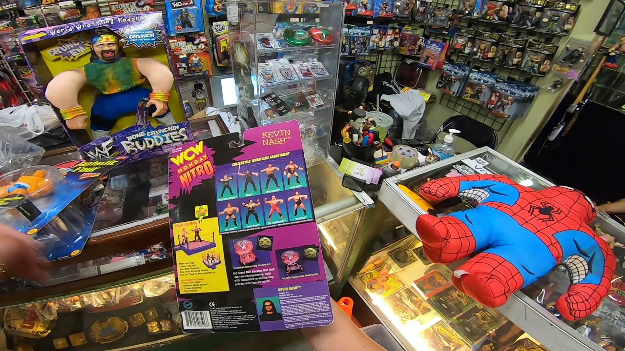 WENT TO TOY COLLECTORS PARADISE! CRAZY FINDS! WRESTLING, SUPERHEROES, JERSEYS, AND OG VIDEO GAMES!!