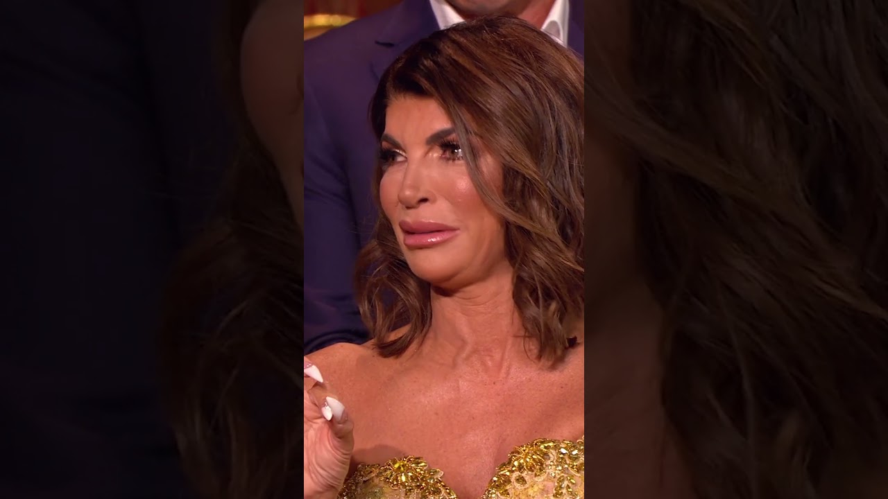Wouldn't be a classic #Bravo Reunion without someone walking off stage! 😊 #rhonj #shorts #reunion