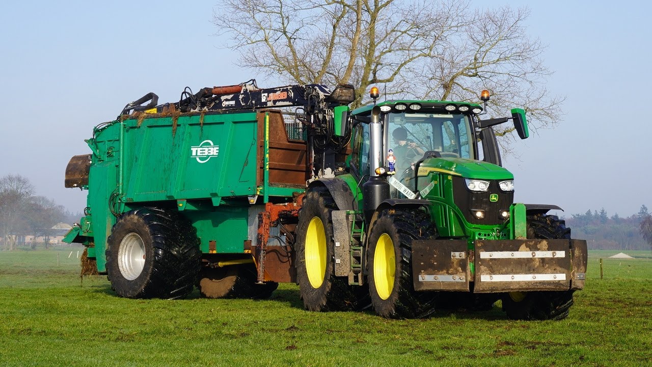 2023 | New John Deere 6R 230 | Mest laden + strooien | K Mulder Putten | Spreading manure | Tebbe