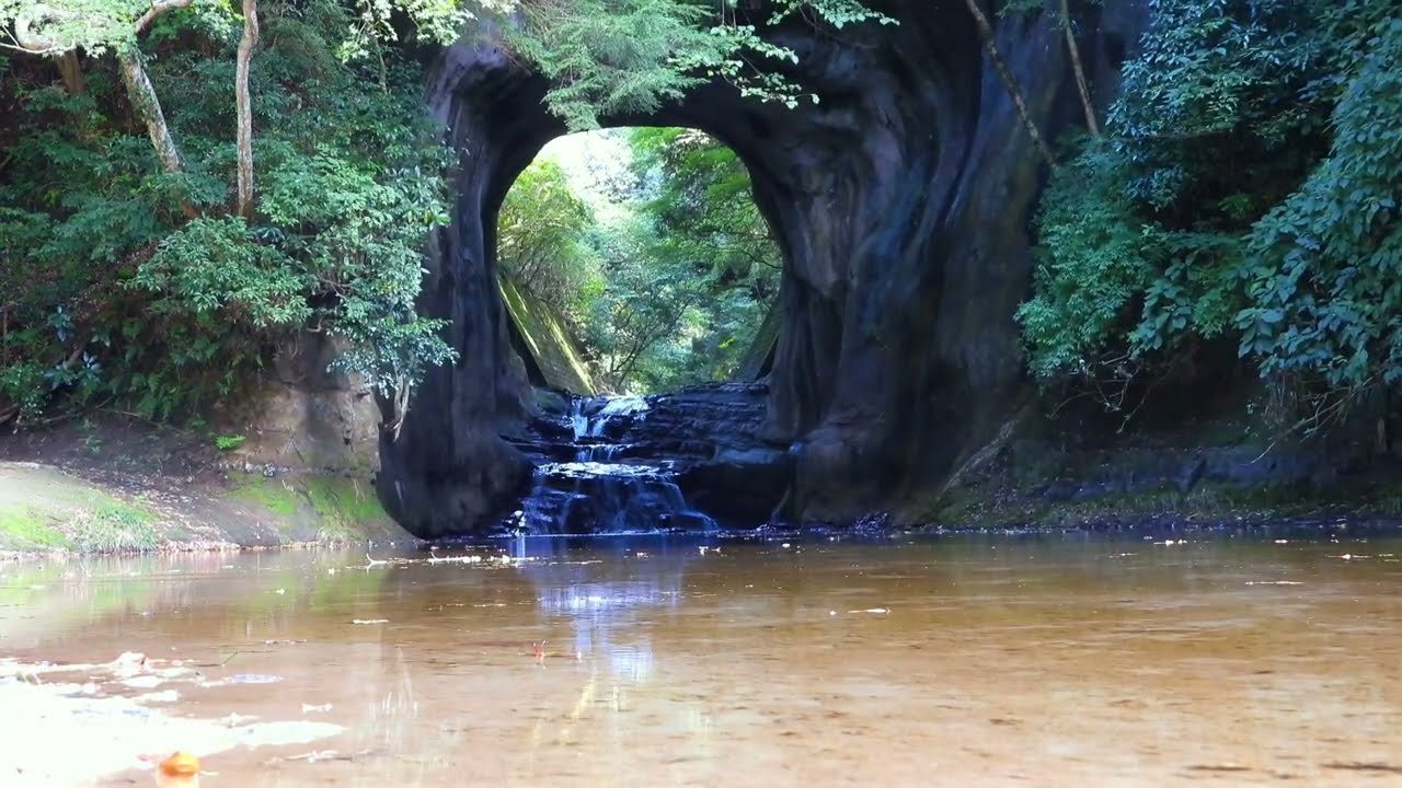 Очень успокаивающий звук водопада Долина Йоро Пещера Камеока (водопад Комизо) Белый шум