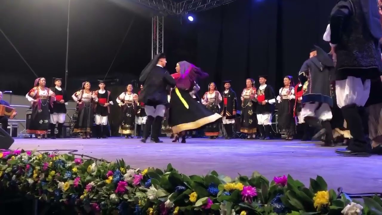 Tore Delussu gruppo  folk Don Milani balli sardi di Dorgali ferragosto2023 musica sarda