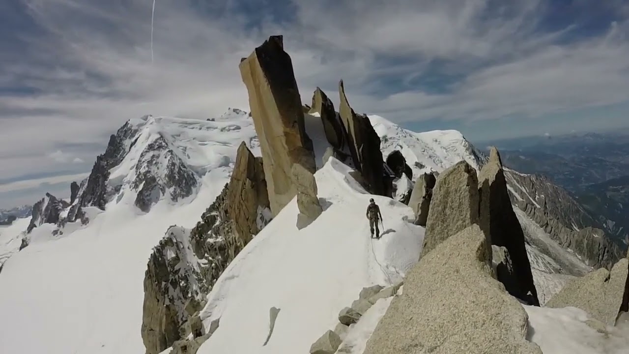 Arista des Cosmiques a la Aiguille du Midí (Alpes)