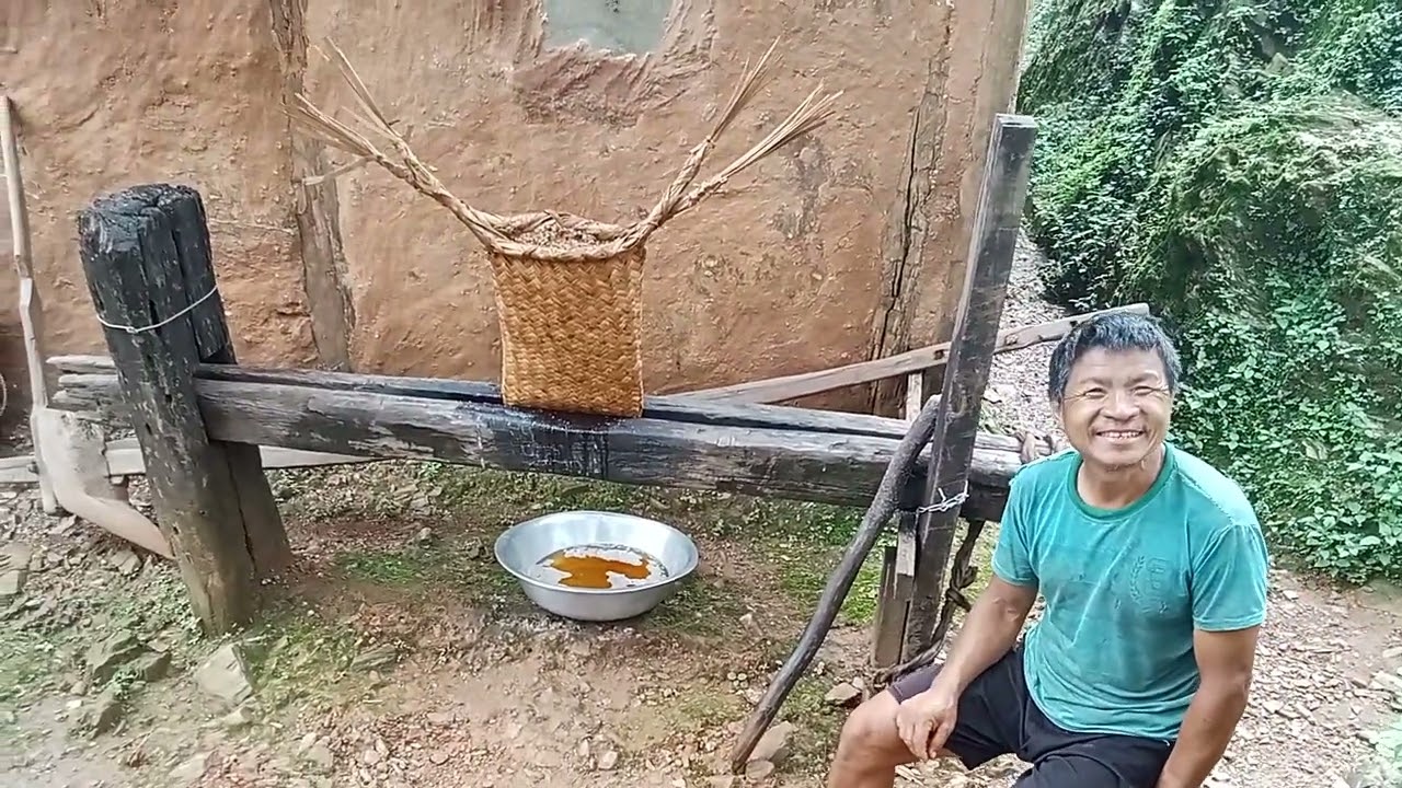 च्युरीको बियाँबाट तेल (च्युरीघ्यु) निकाल्दै कालिका-10,देउजर चितवनका नरसिंह चेपाङ #kalika #Chyurighyu