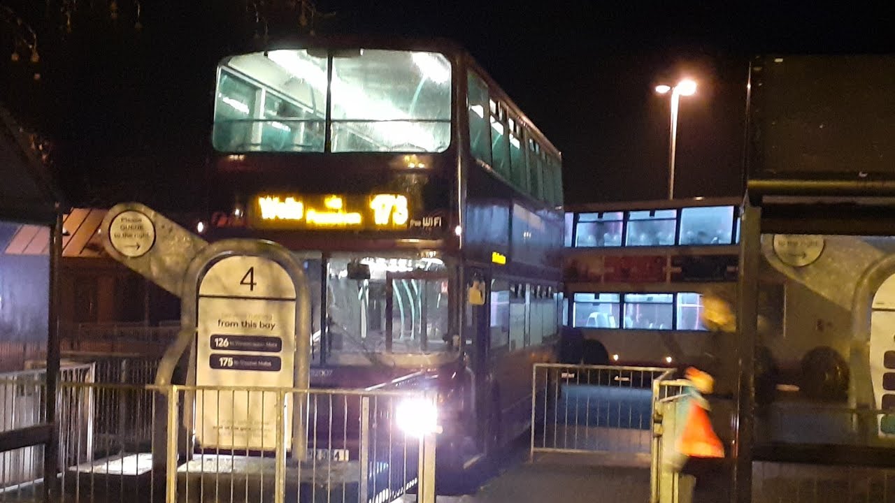 32007 Volvo B7TL on route 173: Bath - Radstock