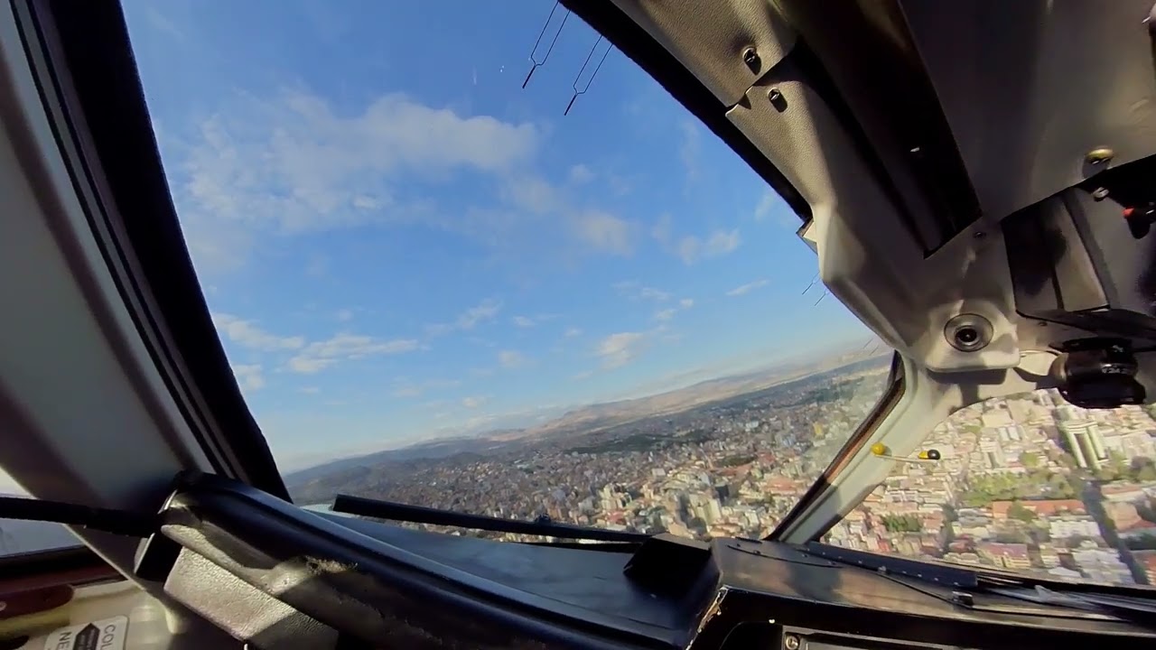 Aterrizaje Cochabamba pista 23 con el Avro RJ100