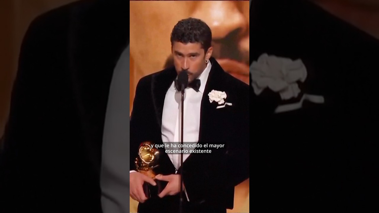 OPINI&Oacute;N | La farsa de Bad Bunny en el espect&aacute;culo millonario de la Super Bowl | Paula Fraga