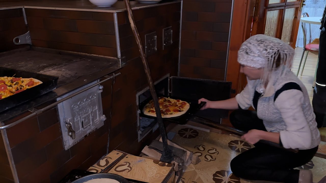 Journ&eacute;e d'hiver douillette dans les Carpates : pizza et d&eacute;coration faite &agrave; la main