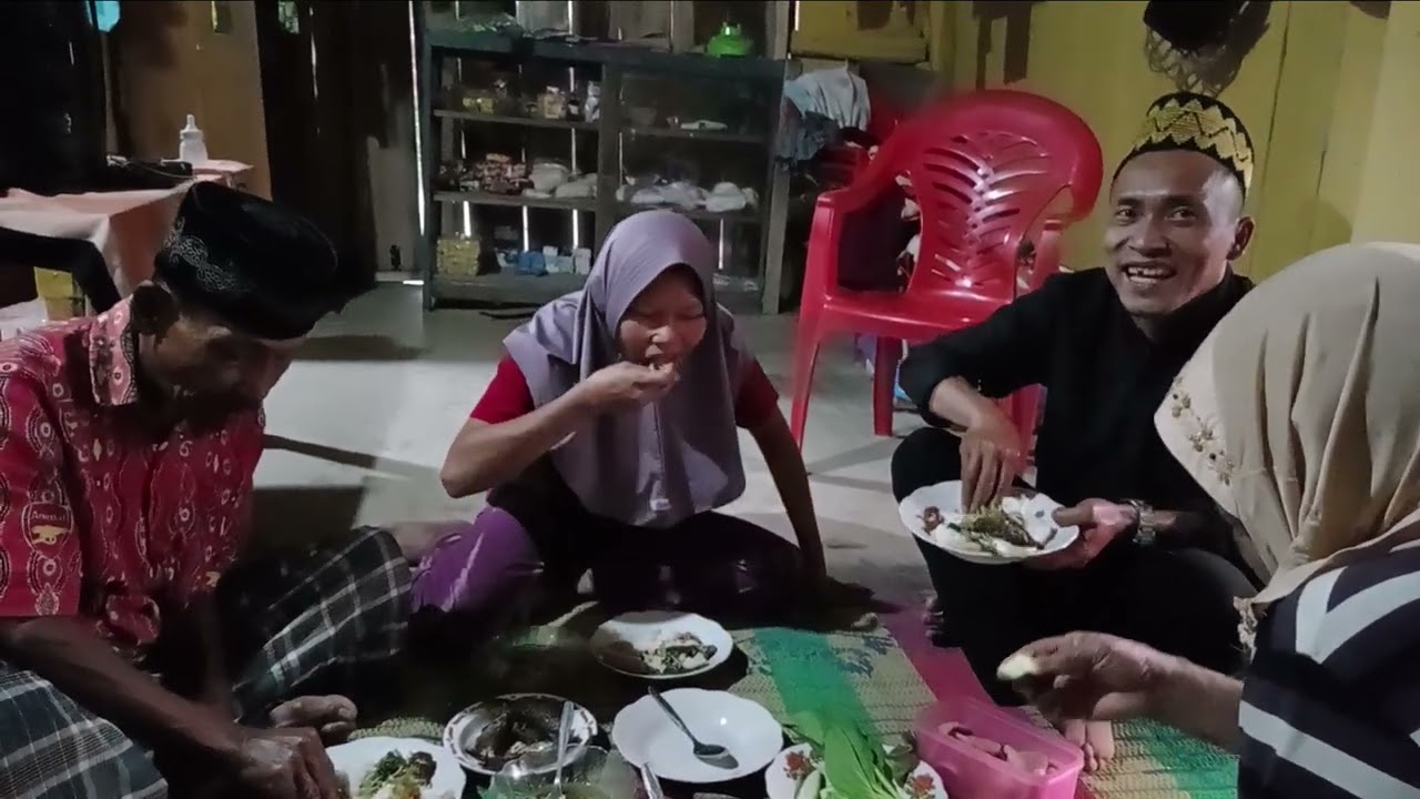 MAKAN BERSAMA KELUARGA