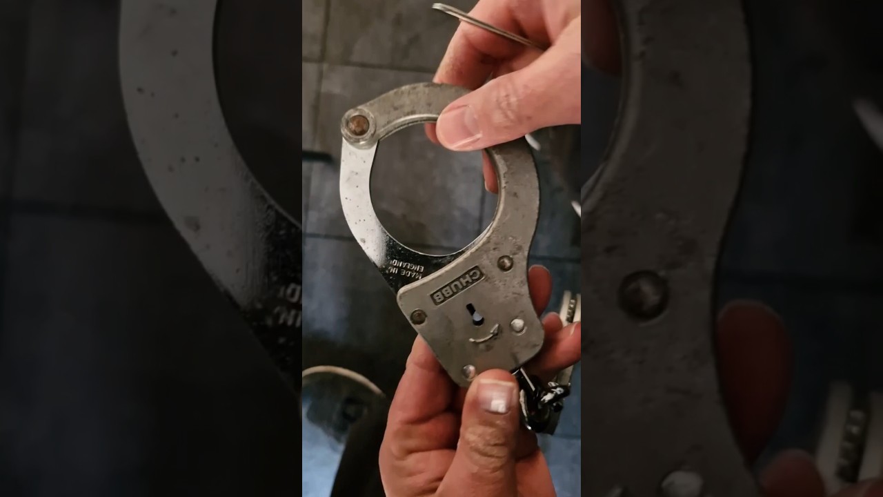 Chubb 1k70 Picked Open using Shacklemen Pick Set