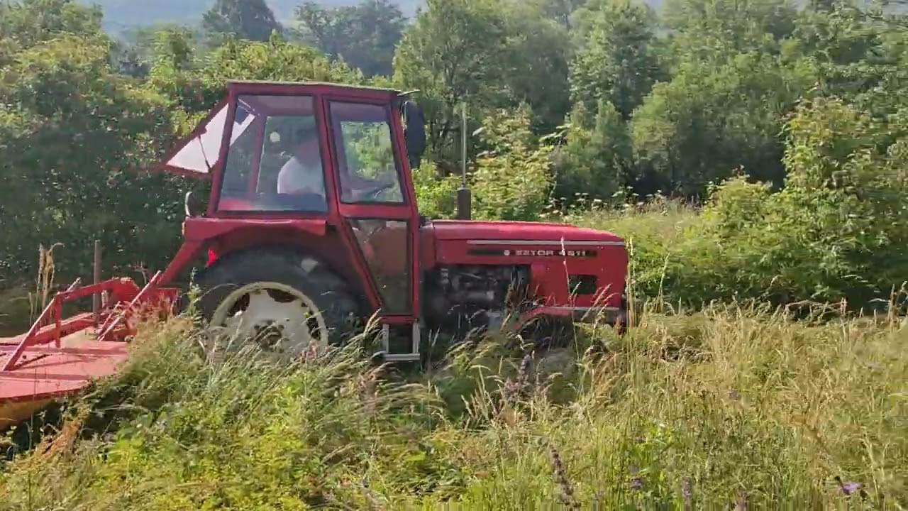 Zetor  4911 - Prvi otkosi nakon velikih padavina (Kiša)