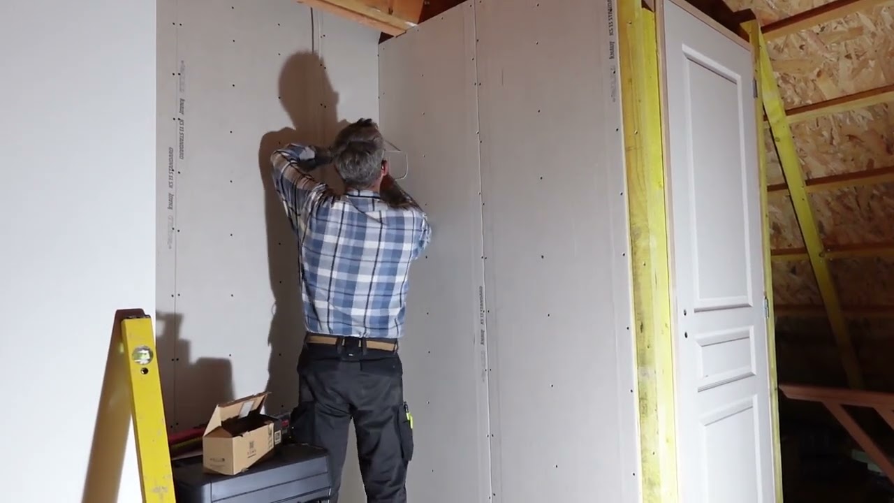 25. Binnenmuren en toilet op de slaapkamer