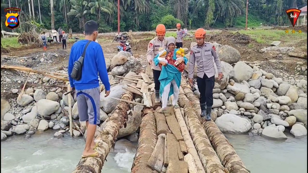 Satbrimob Polda Sumbar bangun jembatan Bailey di Nagari Salareh Aia, Kec. Palembayan