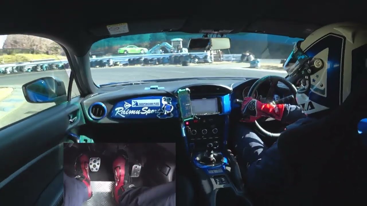 モーターランド鈴鹿 正回り 46.861秒 R31 235/40R17 280R