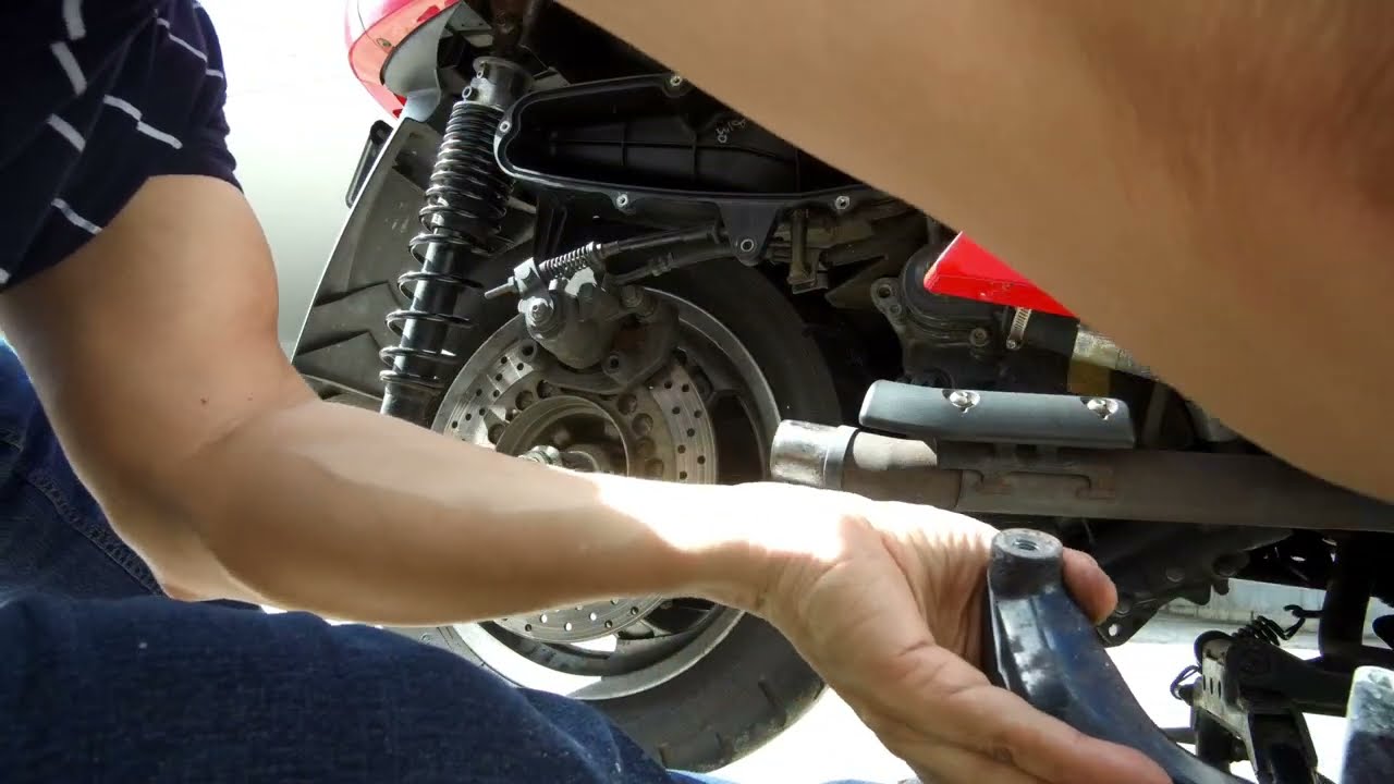 How to remove Rear Wheel Yamaha Majesty 400