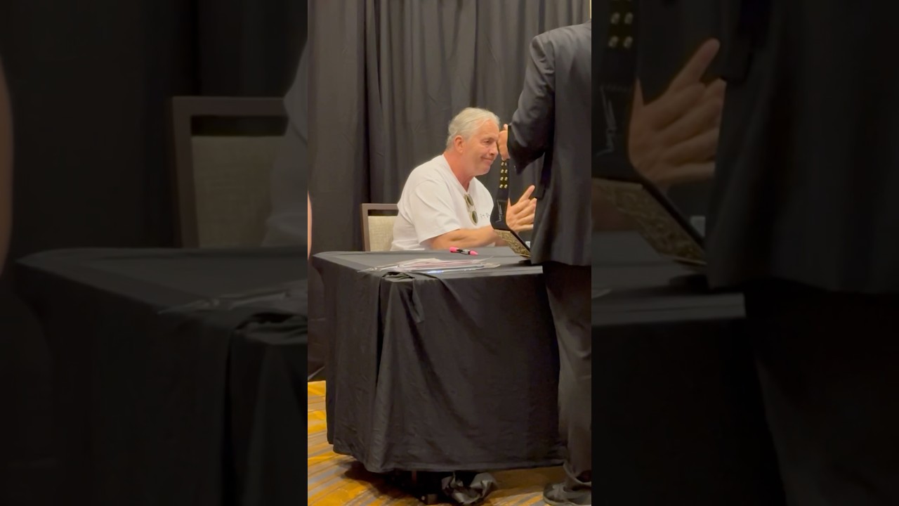 Bret Hart at Wrestlecon 2025 autograph signing #shorts #brethart #prowrestling #wwe #wrestlecon