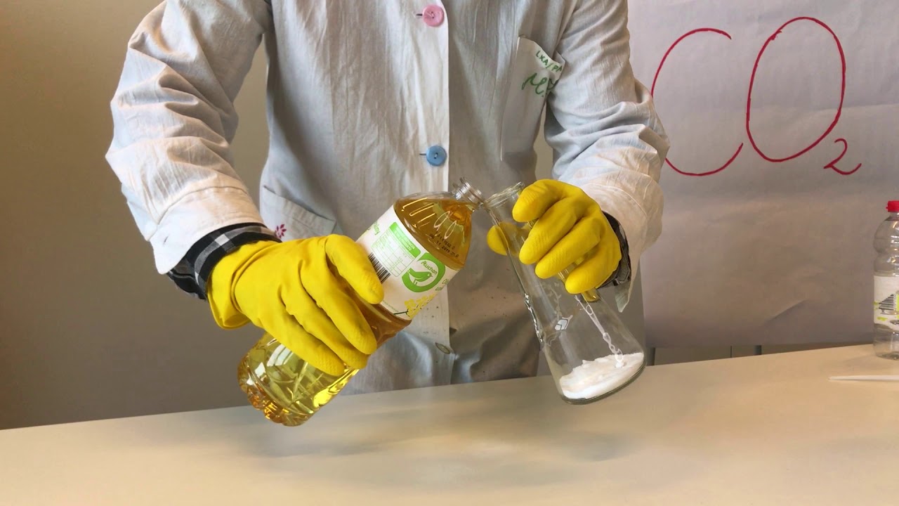 Doświadczenia chemiczne z Profesorem Kleksem #3 - Jojo w słoiku!