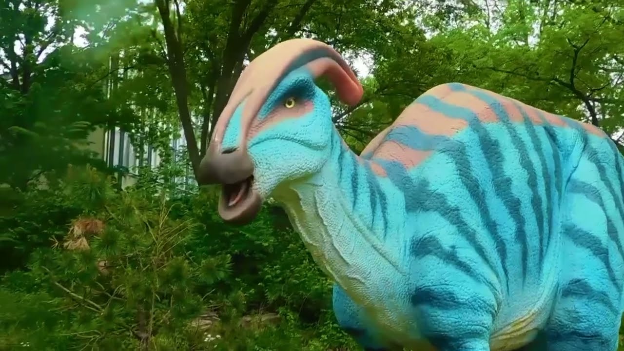 parasaurolophus animatronic at Philadelphia Zoos Be Distinct or go Extinct exhibit May 2023