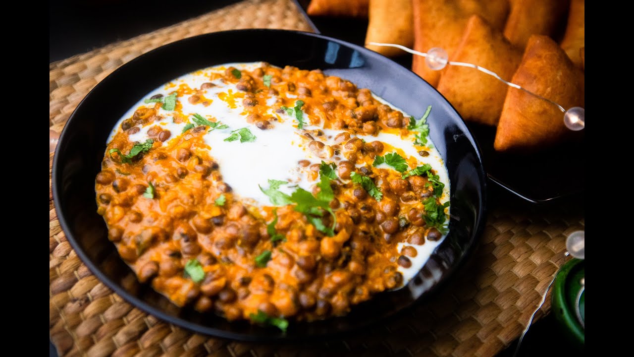 COCONUT MBAAZI RECIPE // Swahili Style Pigeon Peas (Barazi or Mbaazi) in Coconut Sauce with Mandazi