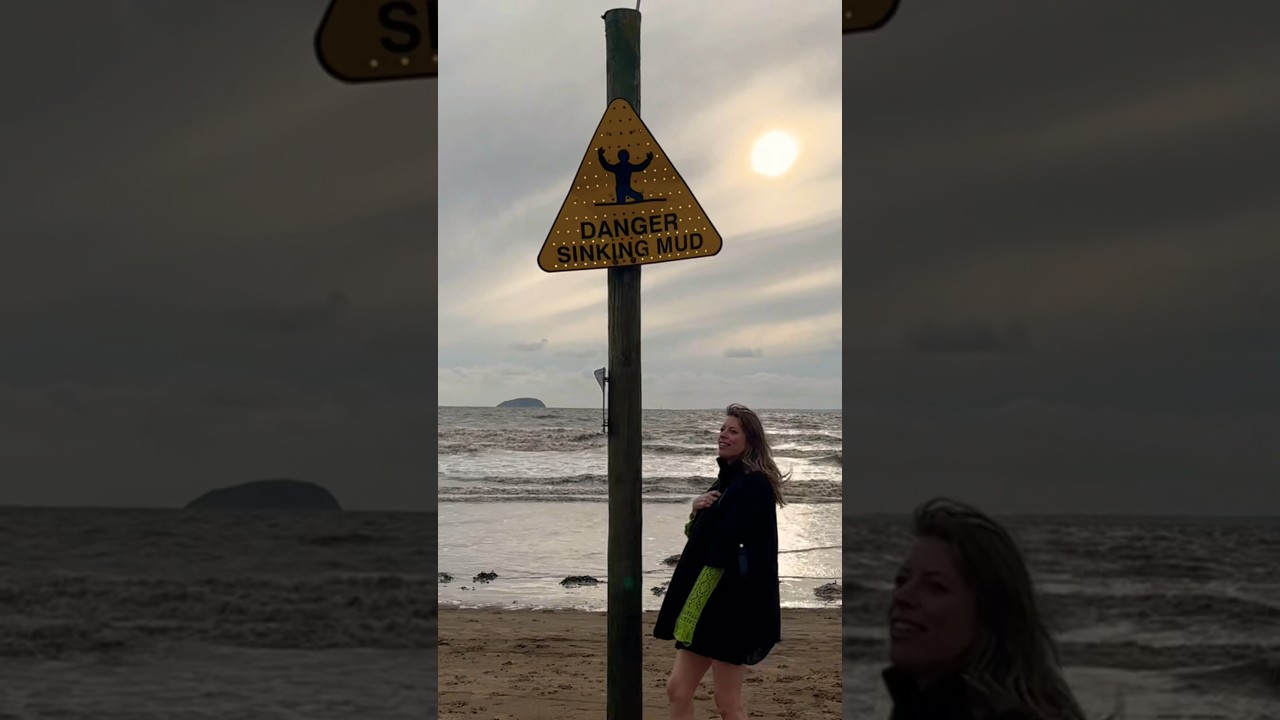Sinking into mud at the beach 😱 scary accident at western super mare