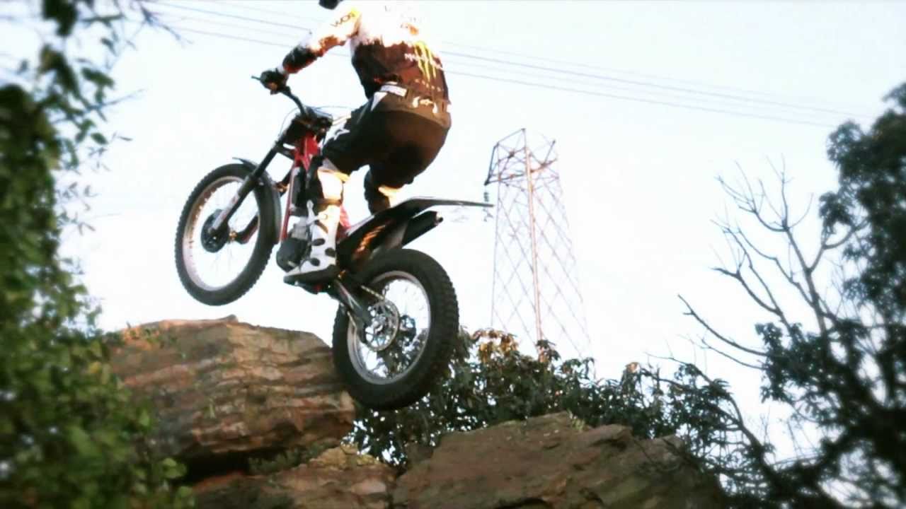 Rock hopping