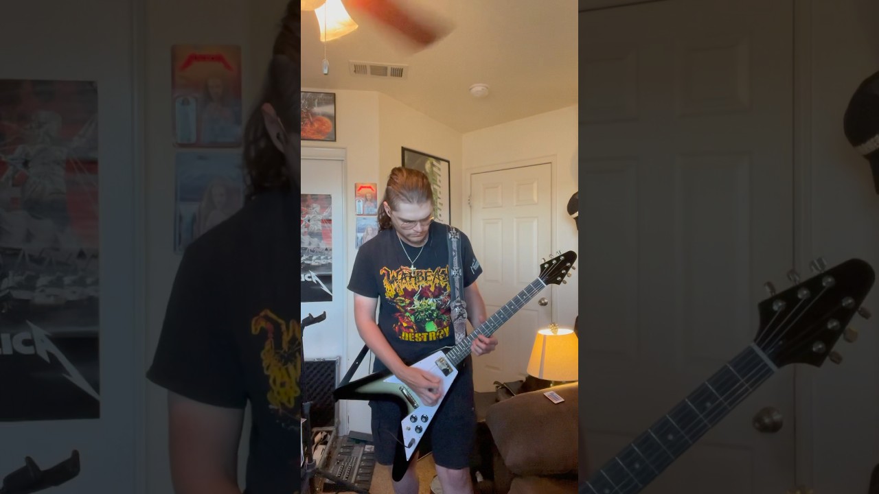 POV: Are The Epiphone 1970s Vs Headstock Heavy? #metalguitar #thrashmetal #epiphone #flyingv