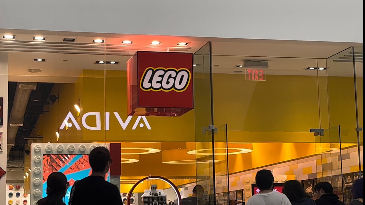 Glendale Lego Store Visit (8 year return)