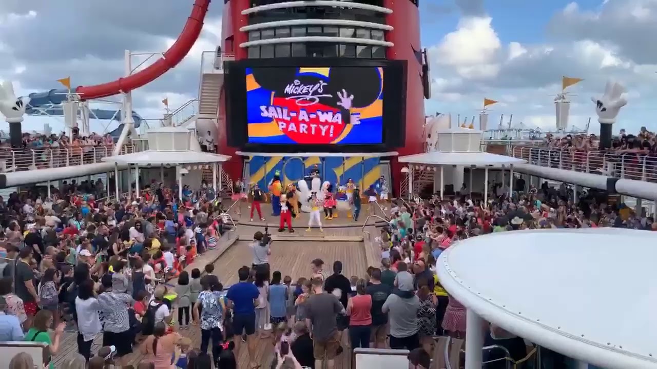 Mickey Sail-A-Wave