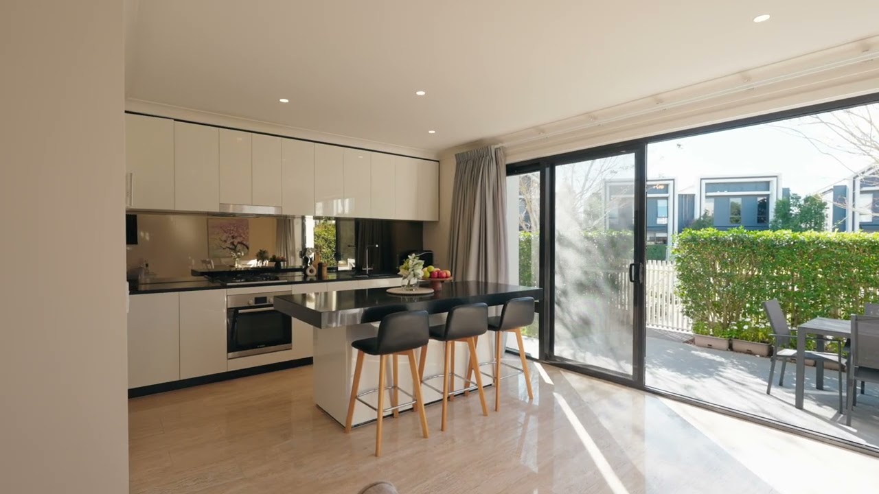 14 Lakes Esplanade | Gold Coast Real Estate | Focl Media