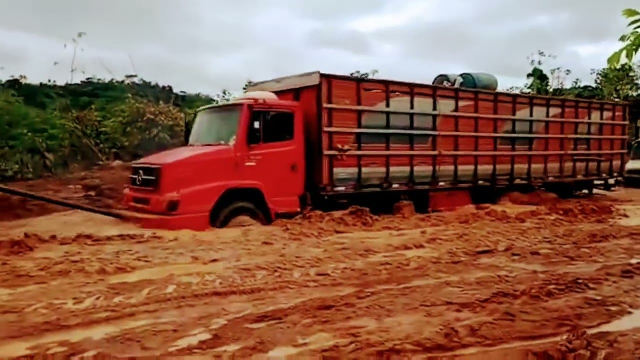 O Maior Atoleiro ( Caminhões )