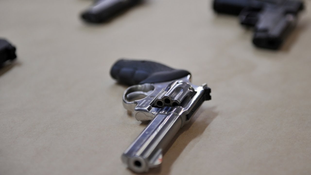 Gold Coast police search for gunman