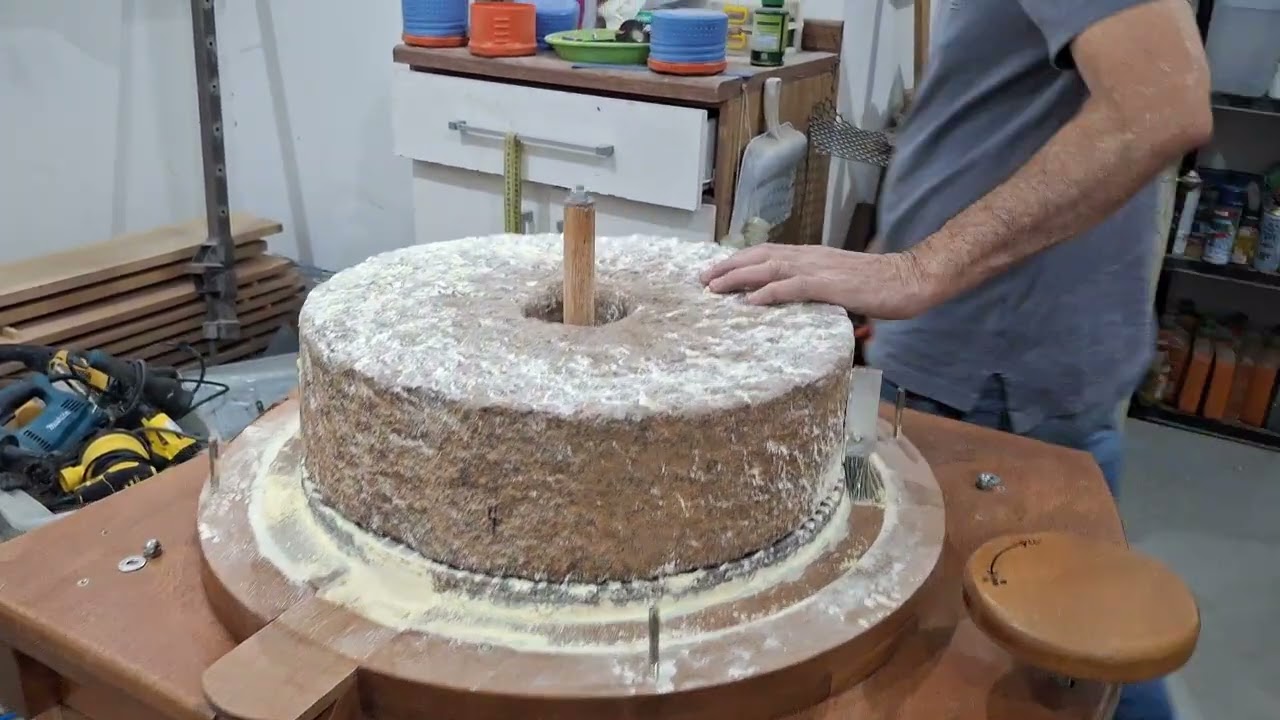 Moinho de Pedra (Elétrico) - Atafona - Grain Flour Mill (vendido)