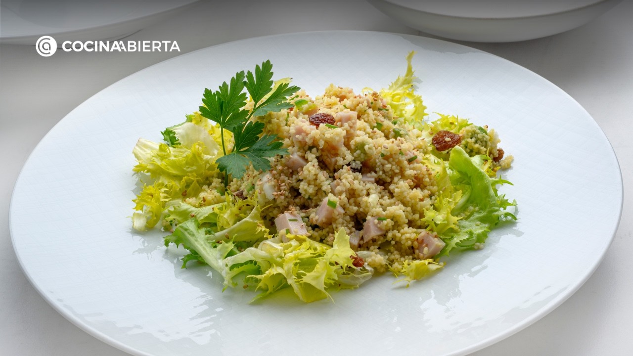 Ensalada de escarola y cuscús con pavo 🥗 | Receta fácil de Karlos Arguiñano