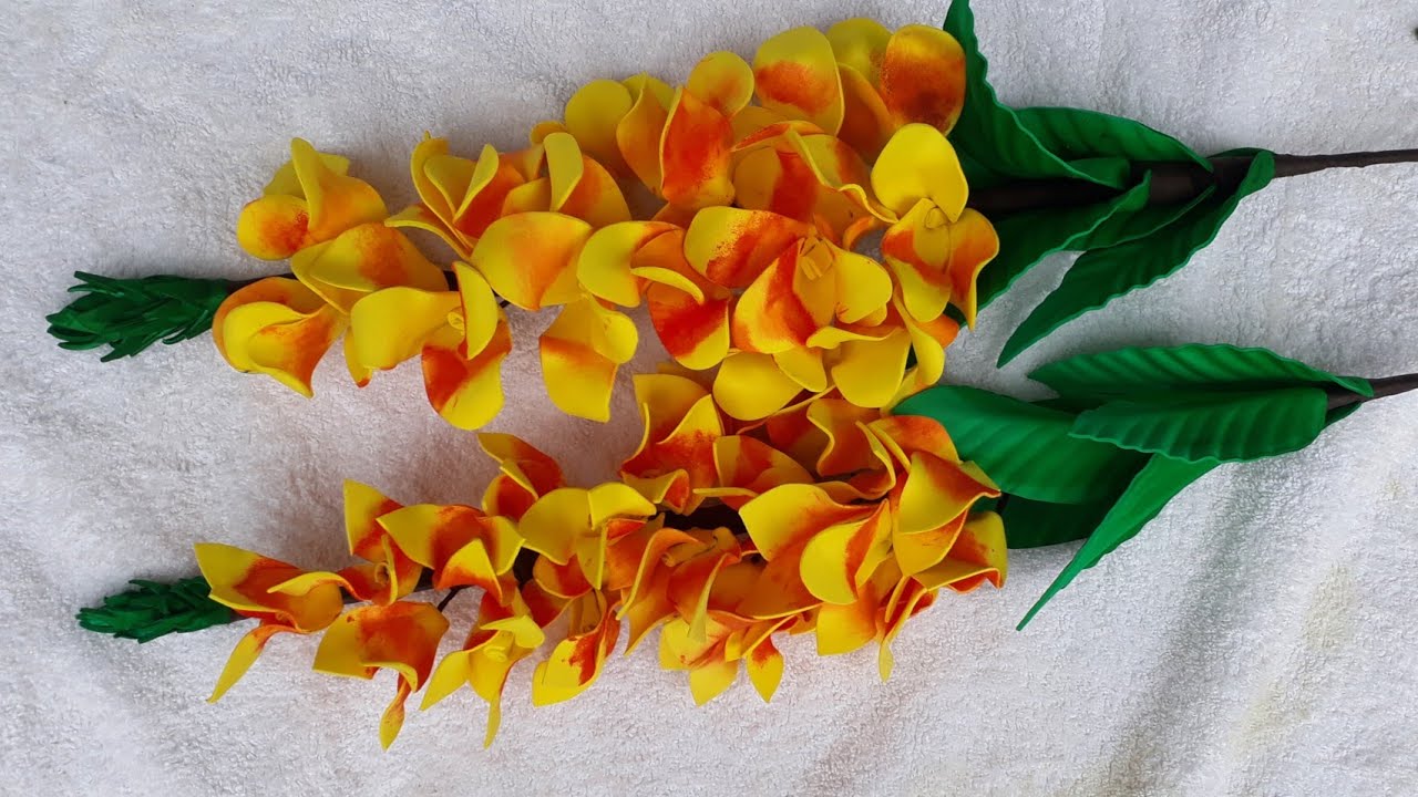 Galho com flores,complementos de arranjos sem frisadores!!