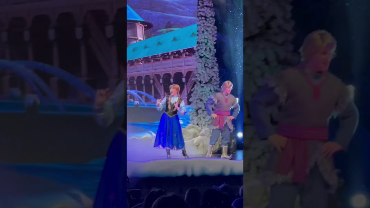 Disney land frozen act #forzen #elsa #disneyland #disney #trip #vacation #newyear #trending #reels