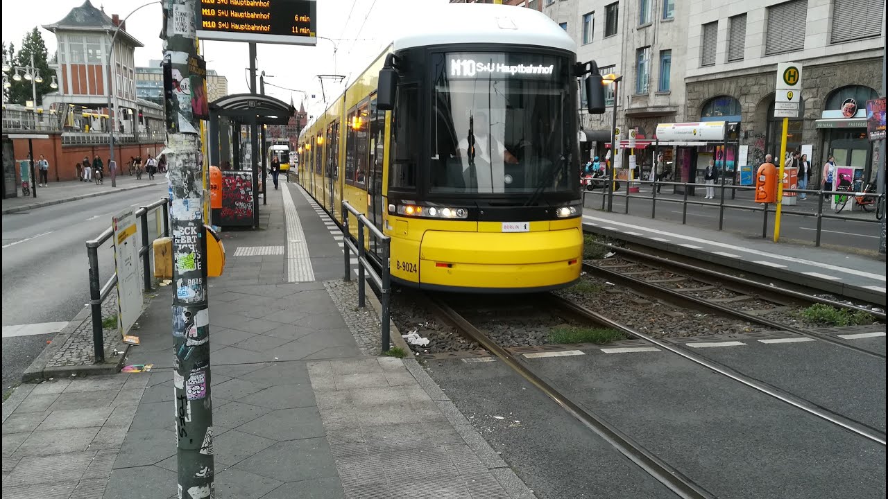 Straßenbahn Berlin MetroTram M10 Warschauer Straße - Hauptbahnhof/Lüneburger Straße Flexity Berlin
