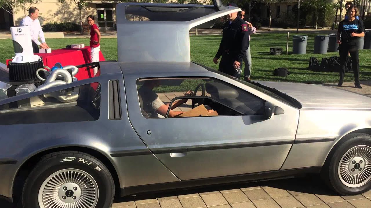 Tesla Model X Falcon Wing vs. DeLorean Gull Wing doors