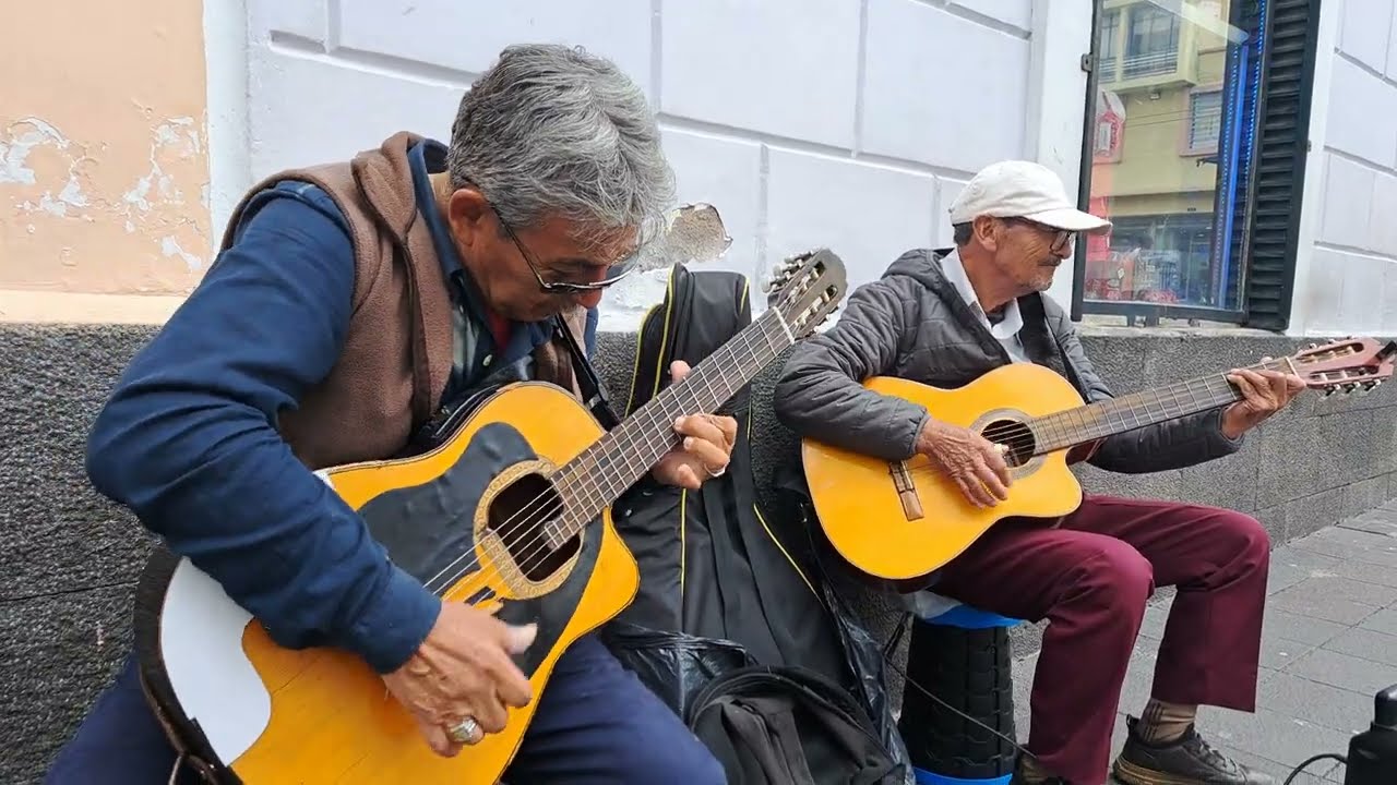 ALFREDO RAMIREZ Y SU REQUINTO - Guitarra: Luis Pullas - Quito, Ecuador.