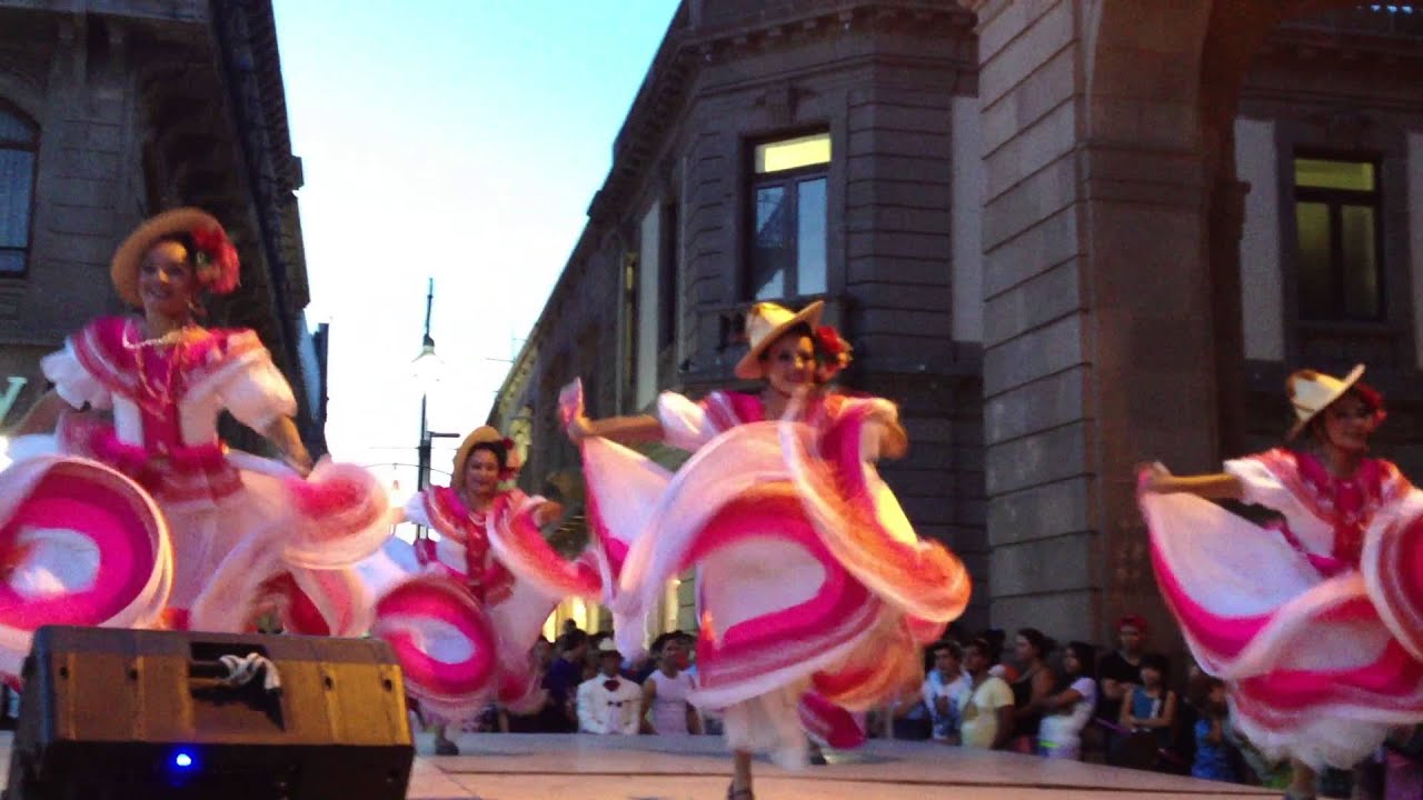 Ballet Folklorico de San Luis Potosi - Colima (Morisma)