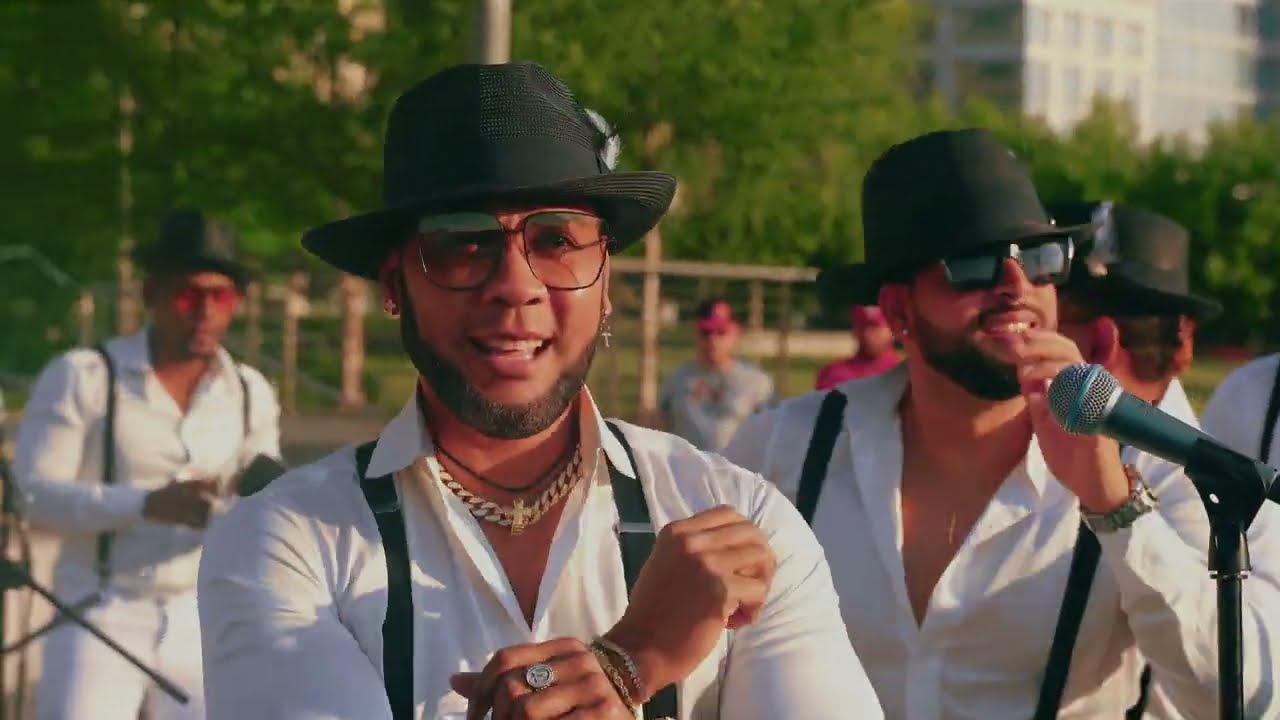 Chiquito Team Band - Medley de Éxitos en VIVO desde Nueva York