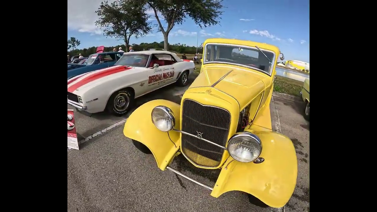 heffalump jeeep at classic car show at miromar outlets in florida by cool cruisers