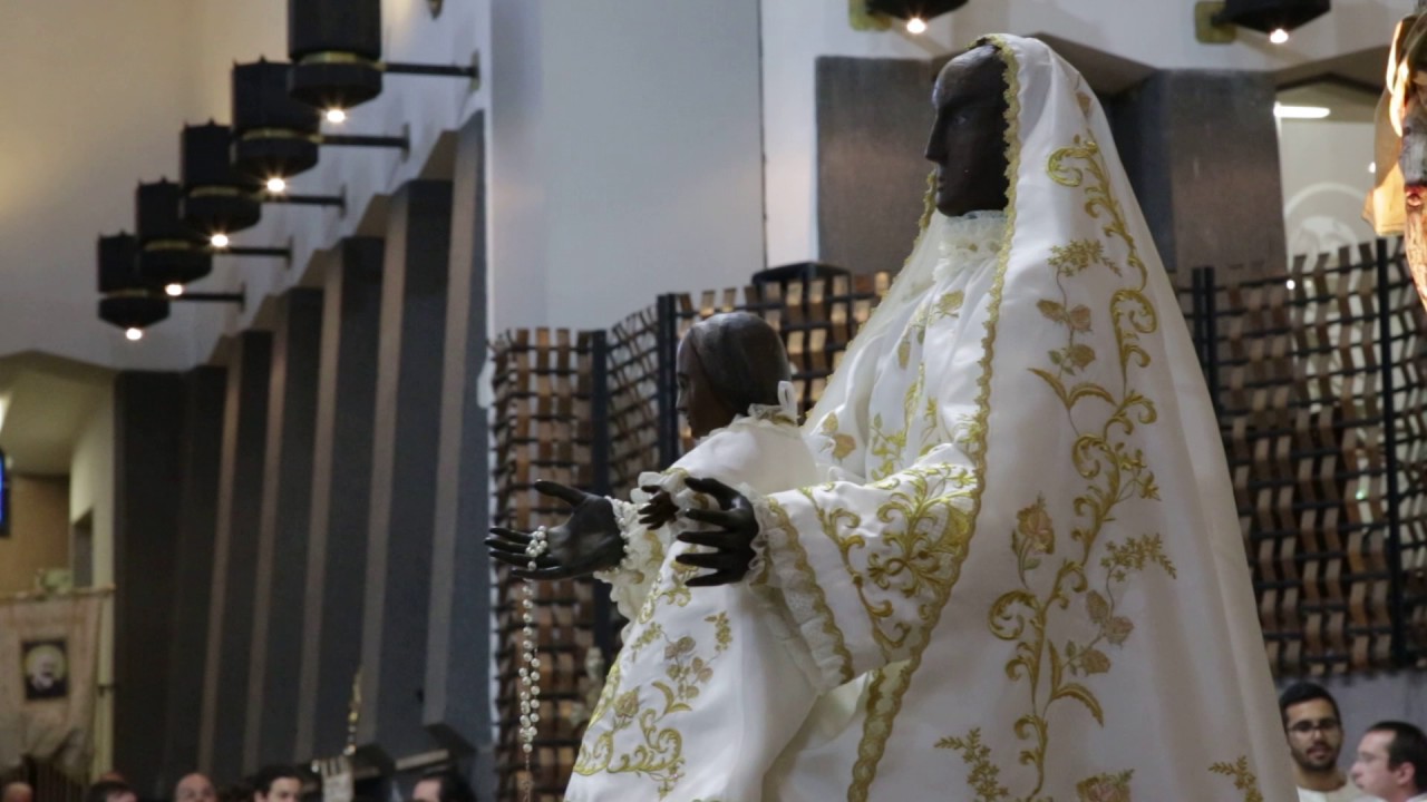 La tradizione vestizione della Madonna dell'Incoronata