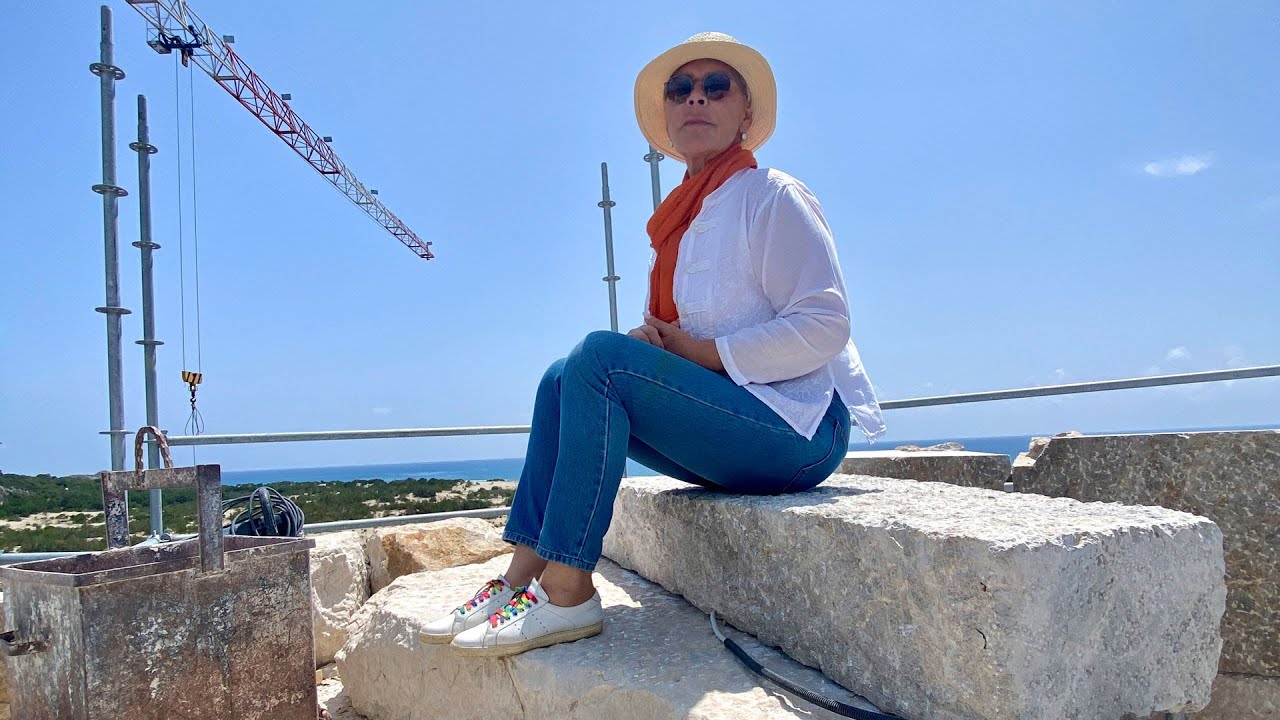 Patara Deniz Feneri'nin son basamağı yerine konuldu